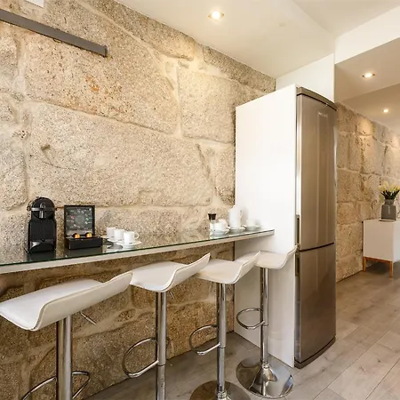 Rustic Stone Hideaway Near River * פורטו