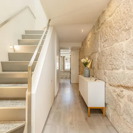 דירה Rustic Stone Hideaway Near River *